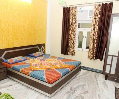 https://imgcld.yatra.com/ytimages/image/upload/t_hotel_yatra_city_desktop/v1437554451/Domestic Hotels/Hotels_Rishikesh/Hotel Madhu Sudan/Roomview.jpg